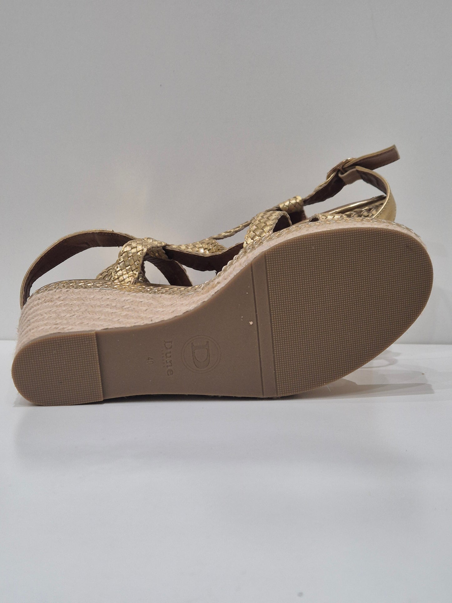 Dune wedge heel