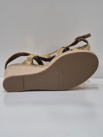 Dune wedge heel