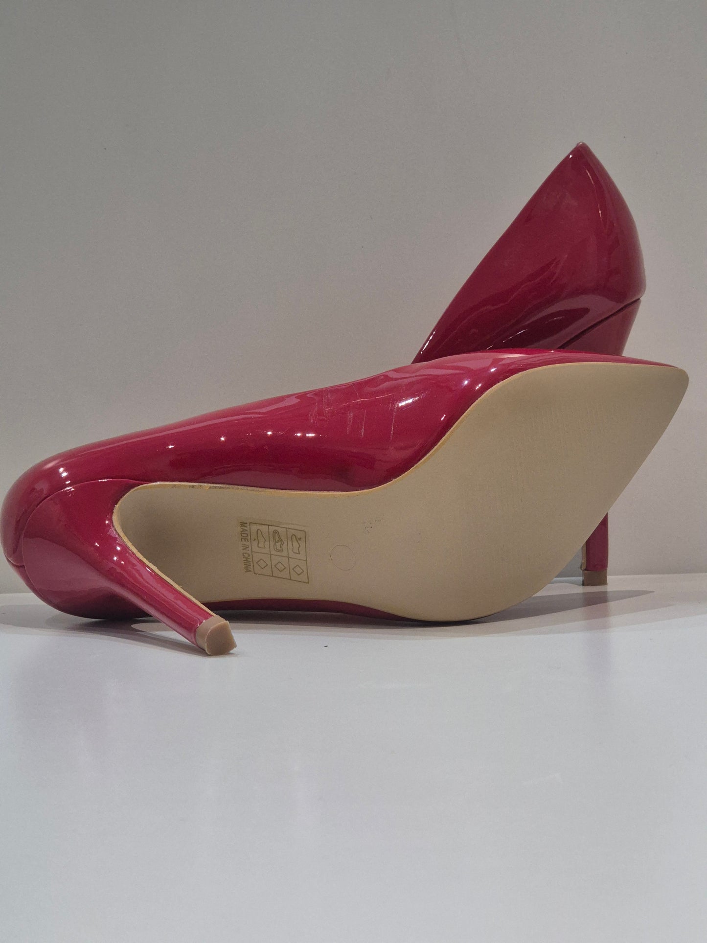 RED001 bold heel