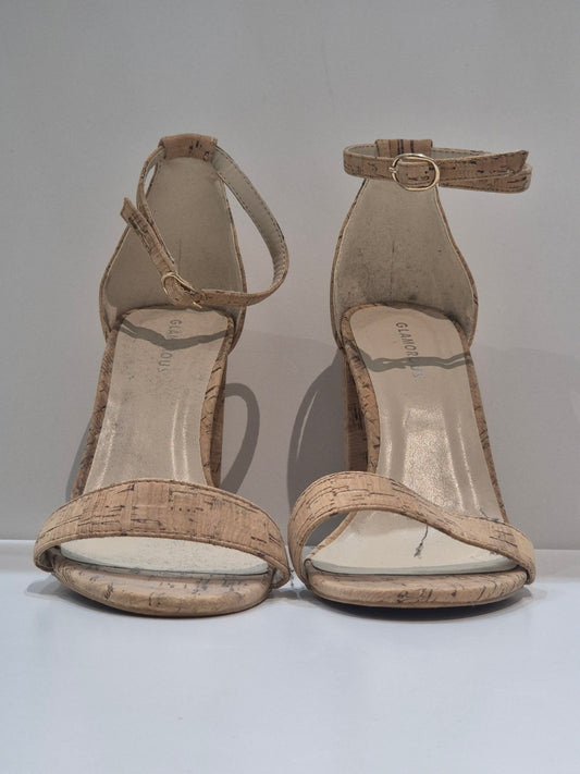 Glamarous block heel