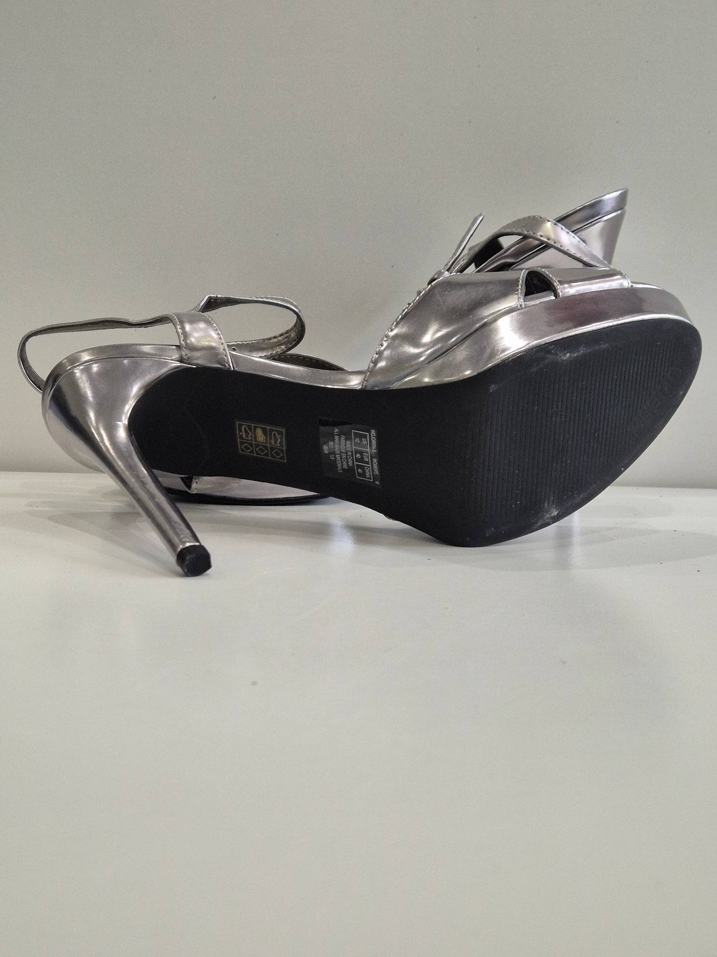 Guess designer heel