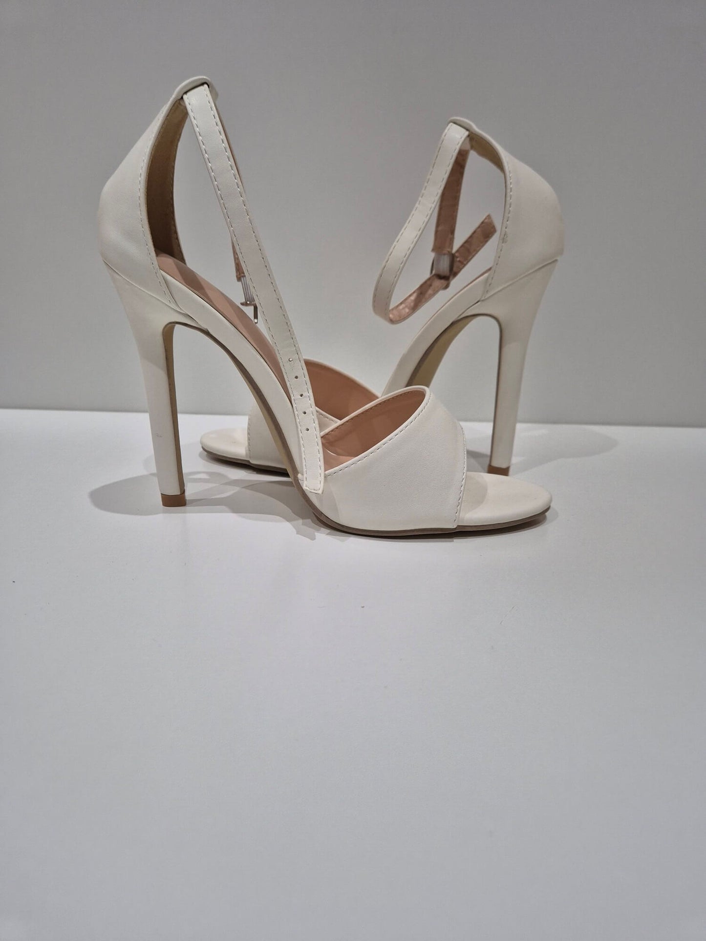 Bridal heel