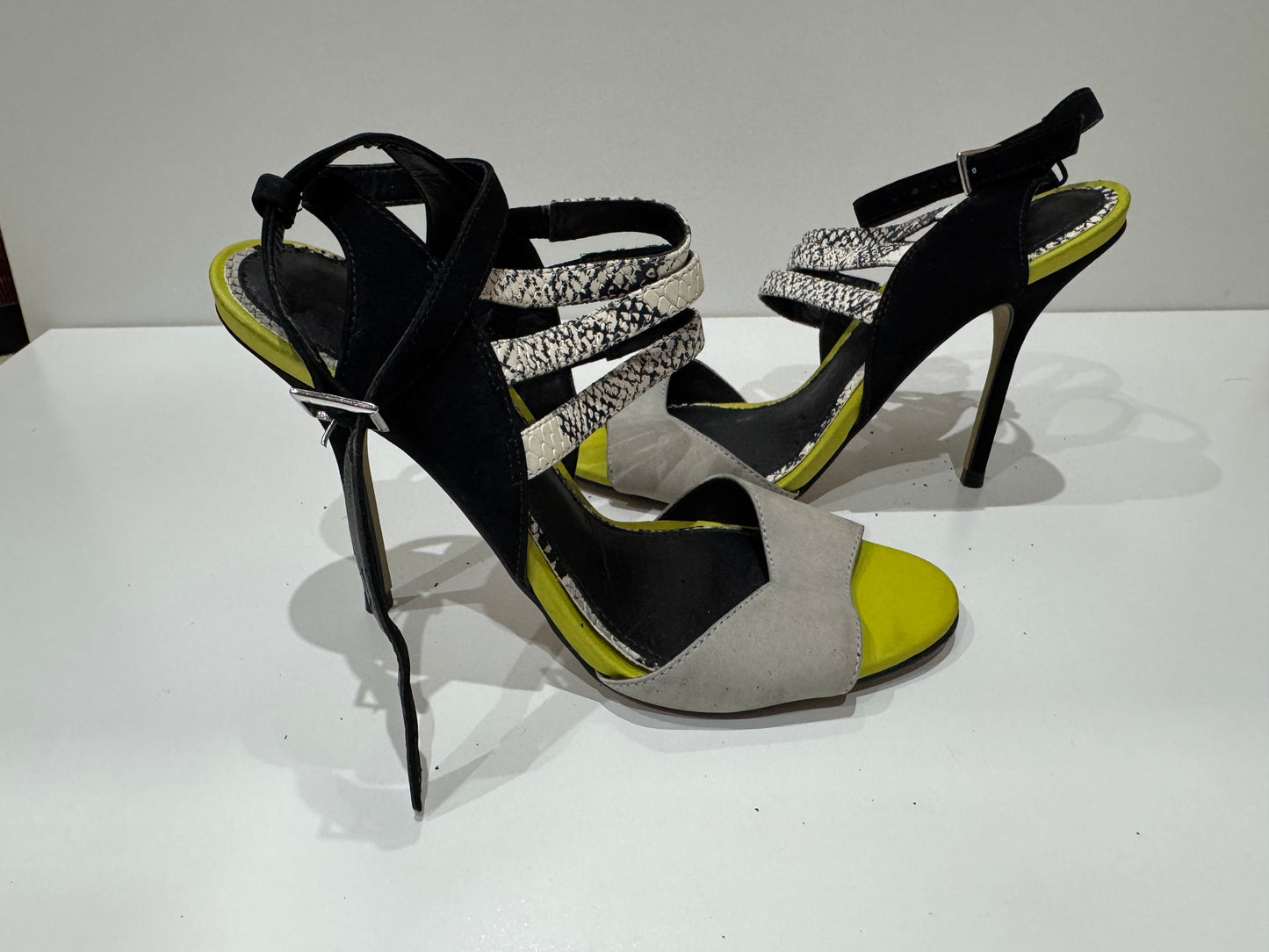 Office London bold heel